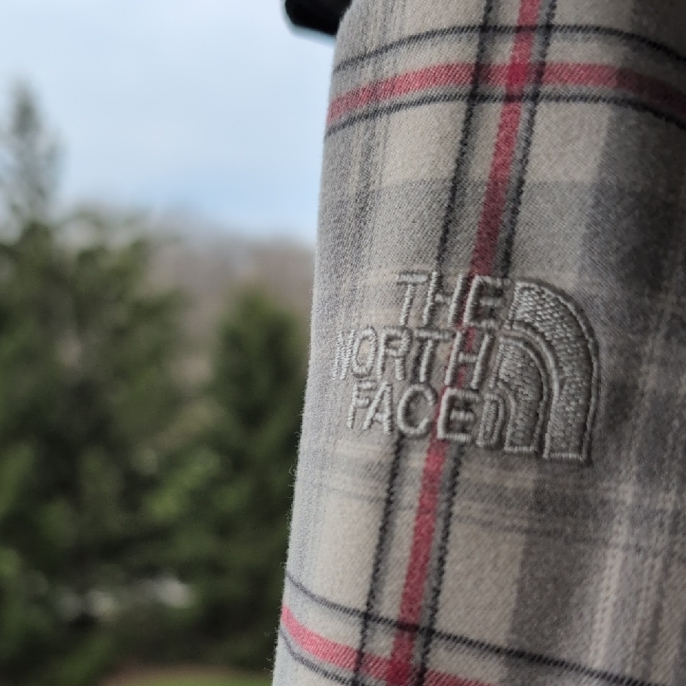 The North Face Black Quilted Women's Puffer Jacket - Picture 4 of 7
